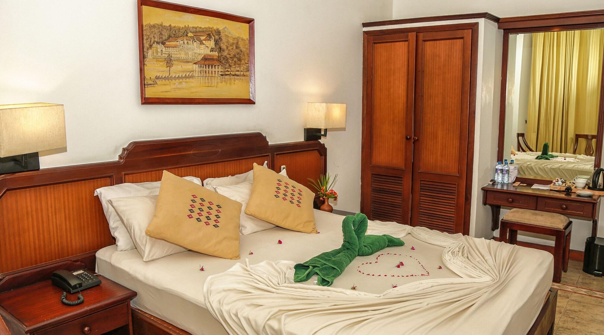 Senani Hotel Kandy Exterior photo