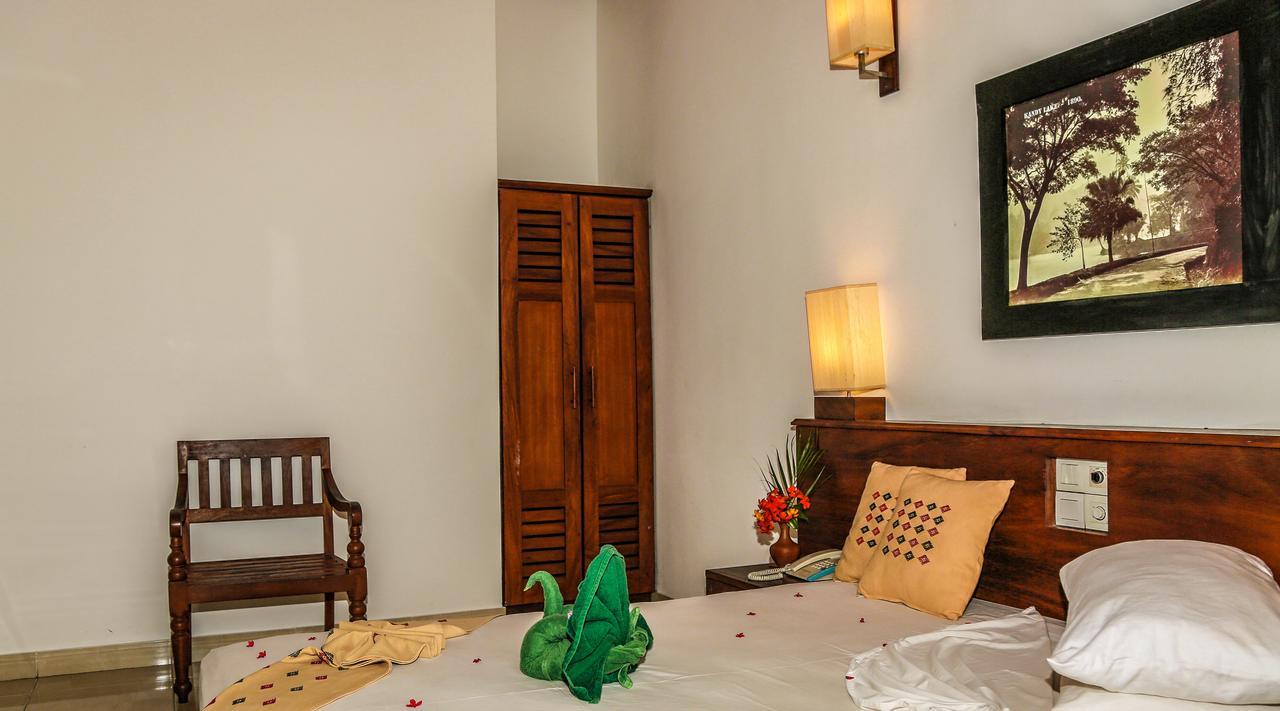Senani Hotel Kandy Exterior photo