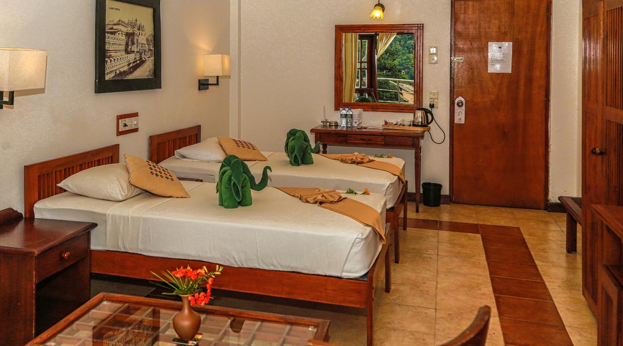 Senani Hotel Kandy Exterior photo