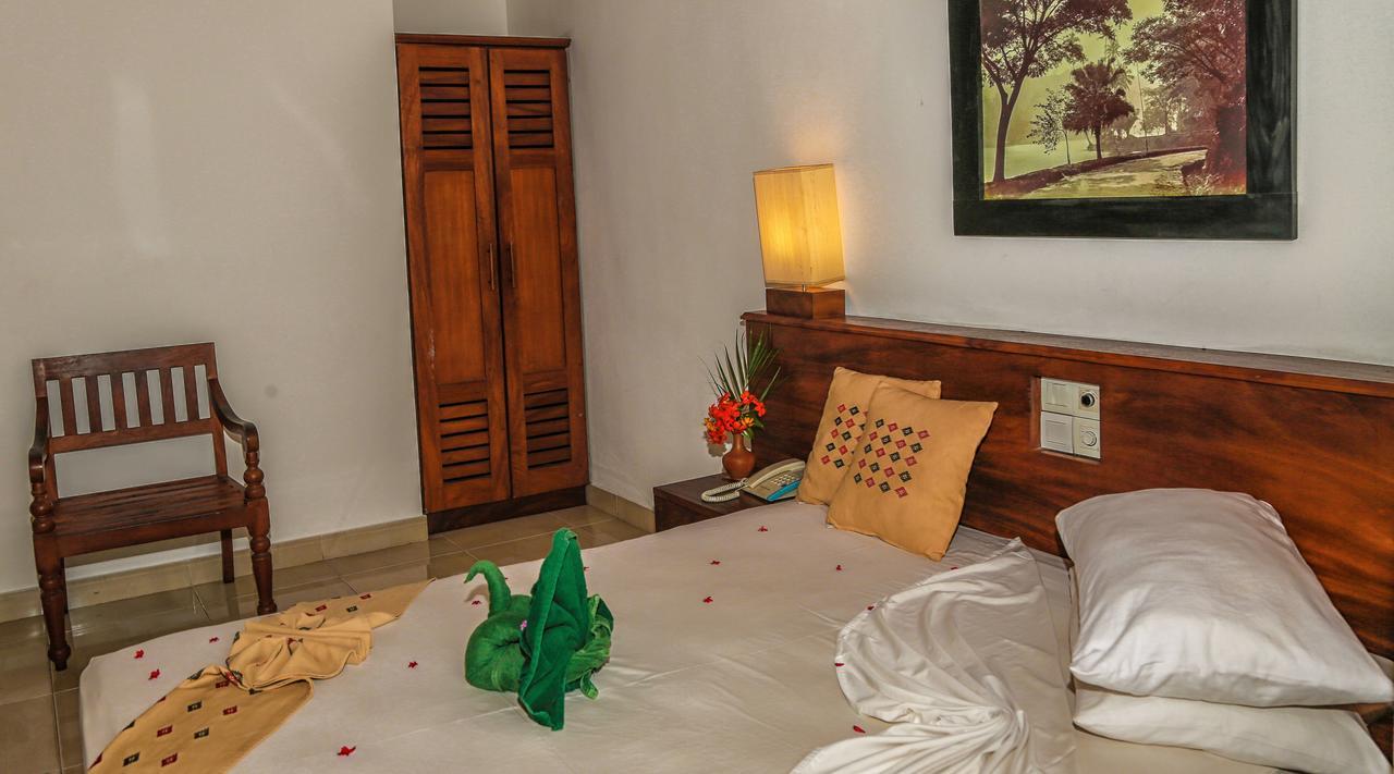 Senani Hotel Kandy Exterior photo