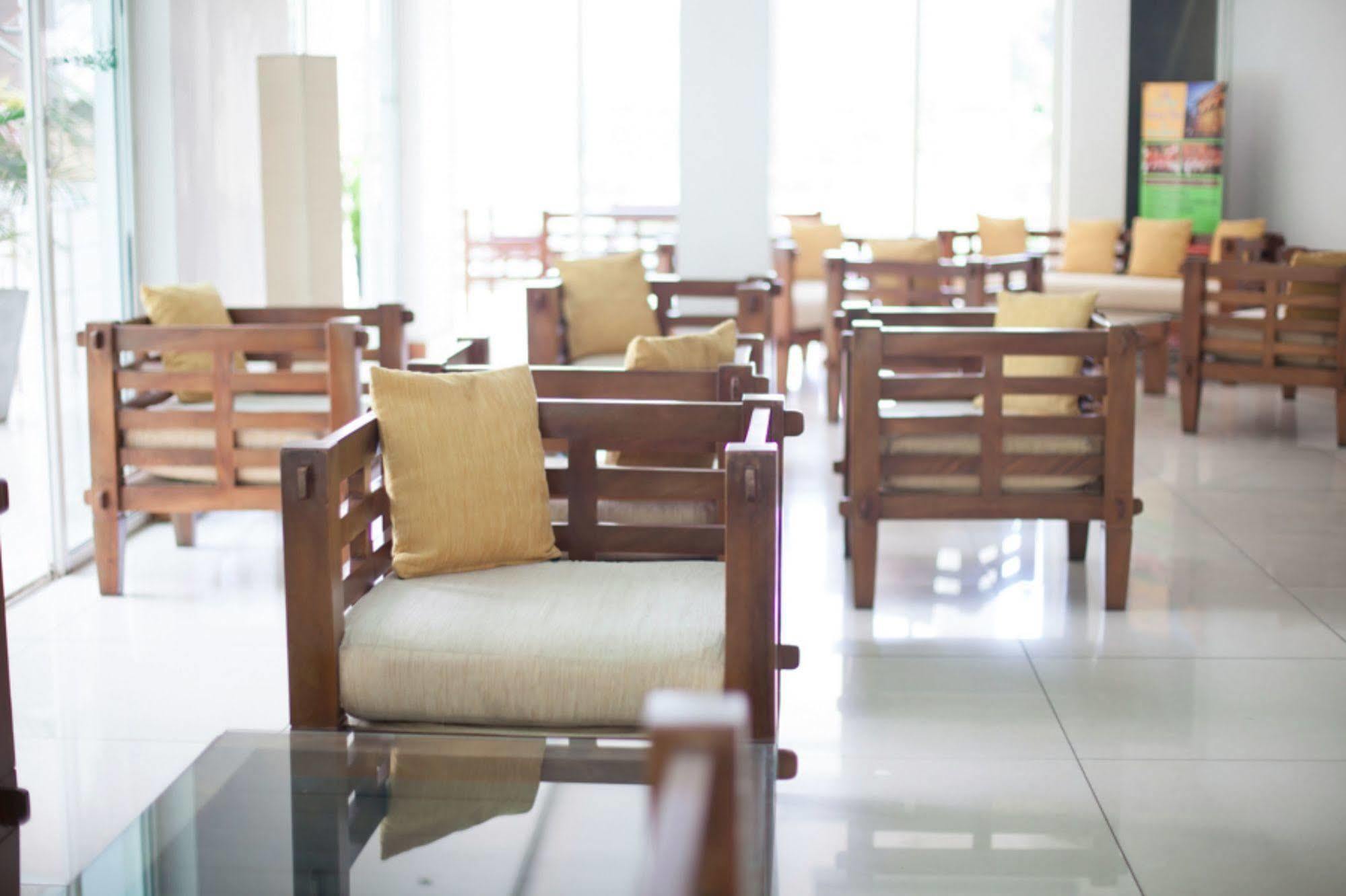 Senani Hotel Kandy Exterior photo