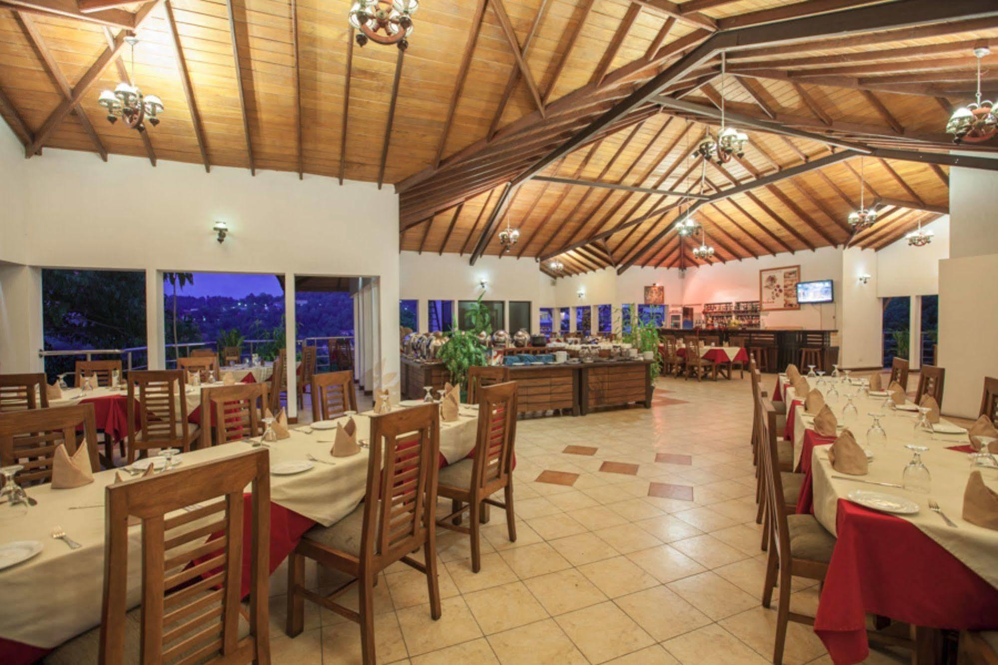 Senani Hotel Kandy Exterior photo